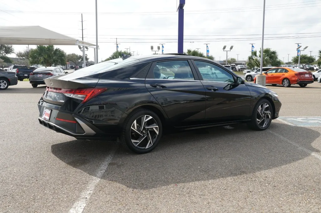 2024 Hyundai Elantra Limited