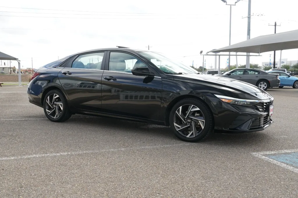 2024 Hyundai Elantra Limited