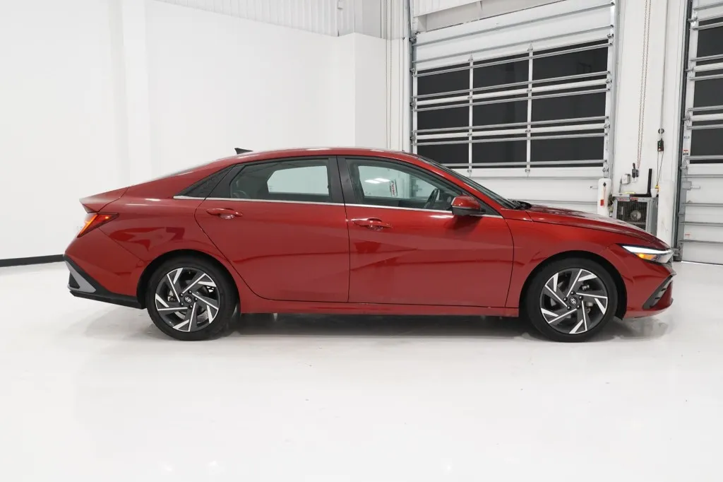 2024 Hyundai Elantra Limited
