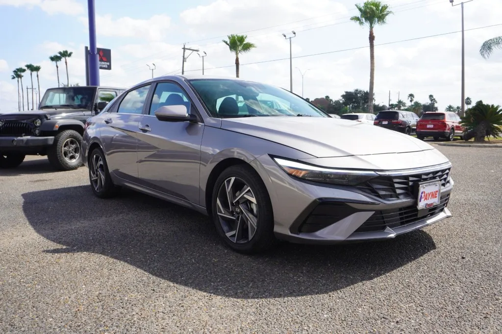 2025 Hyundai Elantra SEL Convenience