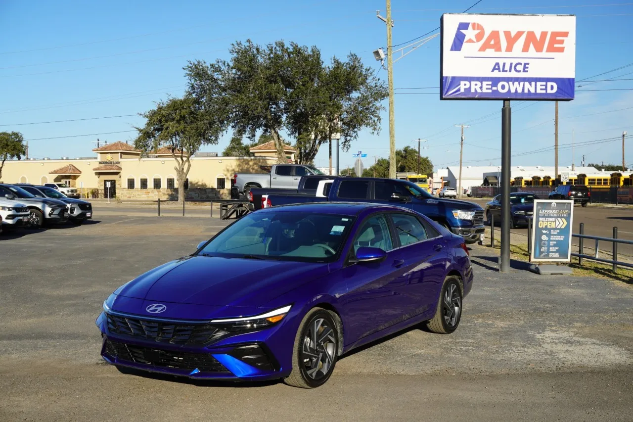 2025 Hyundai Elantra SEL Convenience