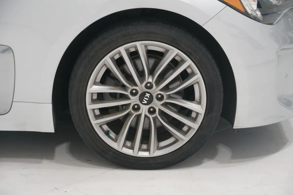 2018 KIA Stinger Base