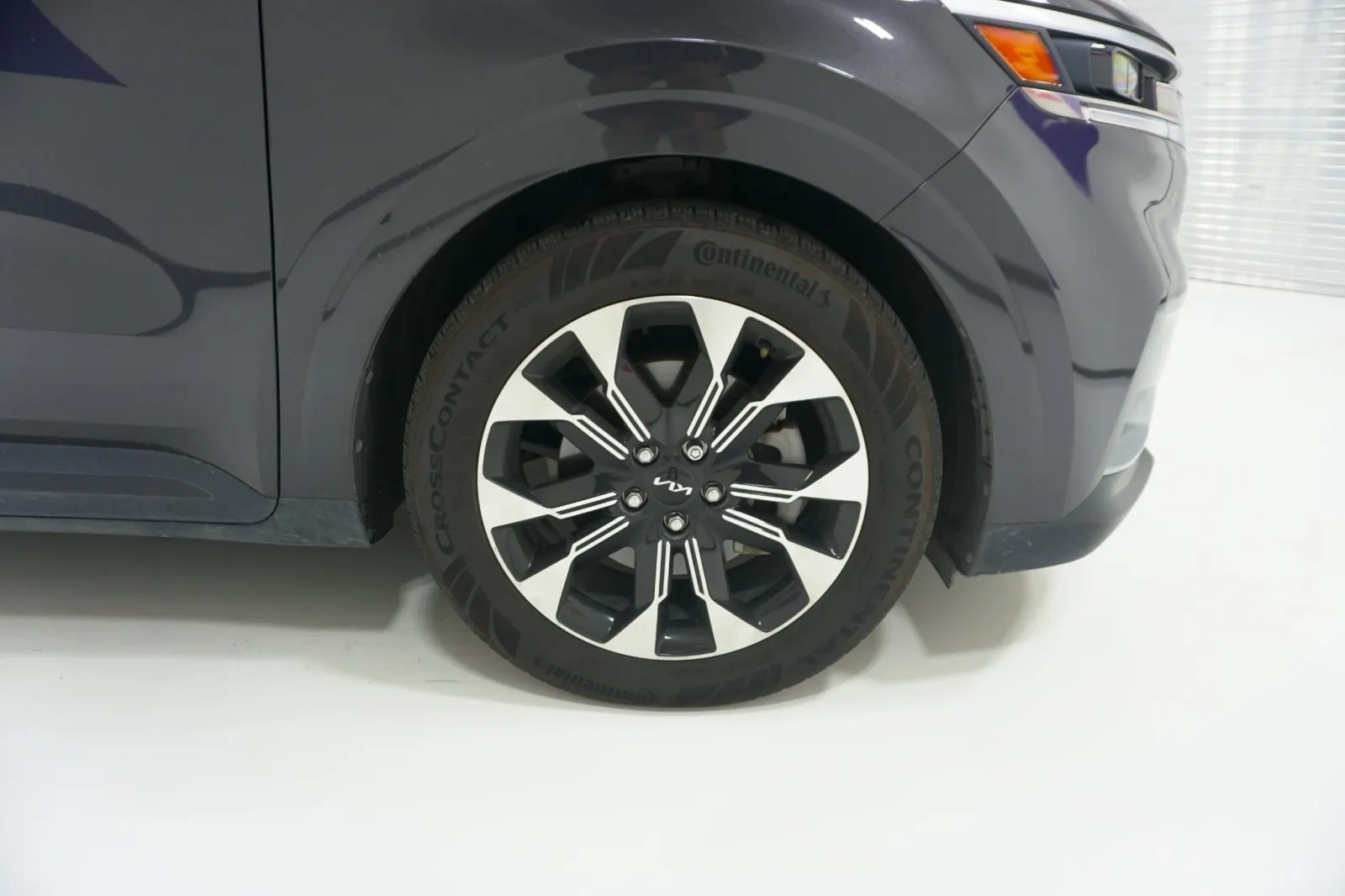 2024 KIA Carnival EX