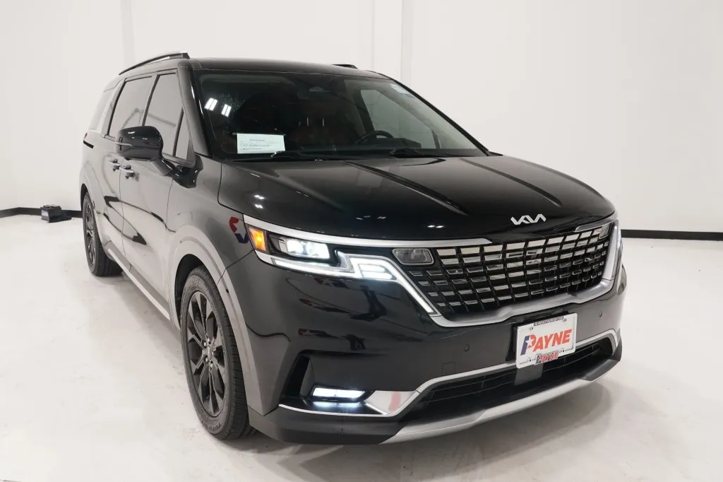 2022 KIA Carnival SX