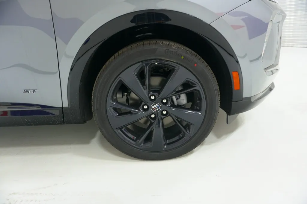 2026 Buick Envision Sport Touring - Photo 5