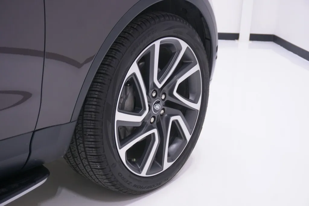 2025 Land Rover Discovery S
