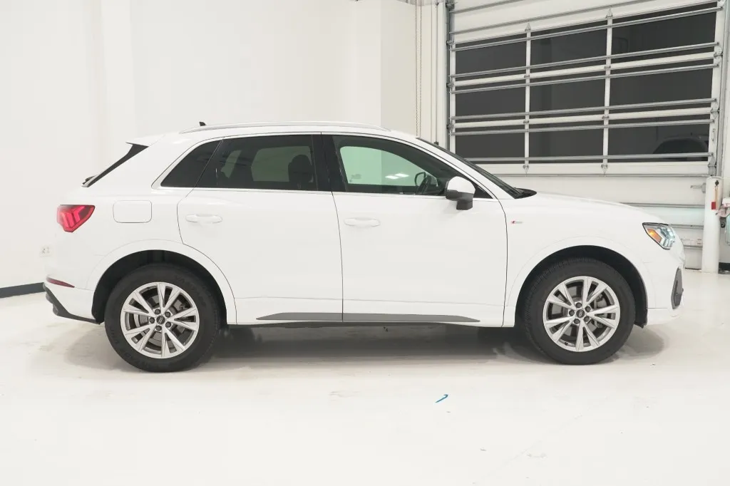 2024 Audi Q3 S line Premium