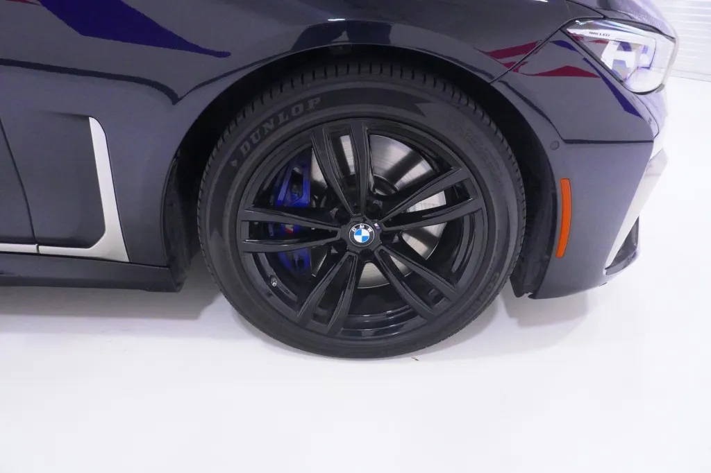 2021 BMW 7 Series M760i xDrive