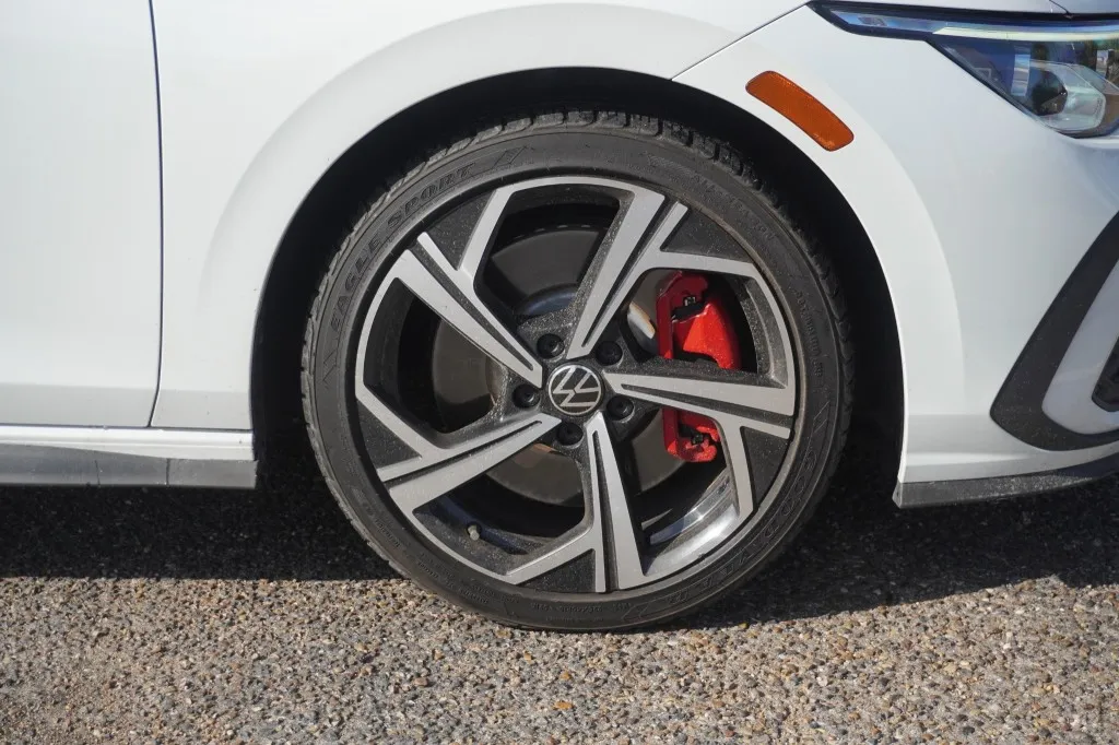 2024 Volkswagen Golf GTI SE