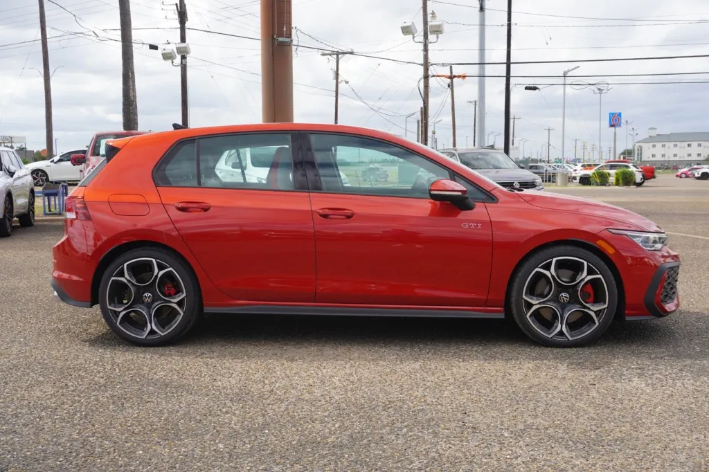 2026 Volkswagen Golf GTI Autobahn